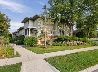 10 Prairie Edge Way, Fitchburg, WI 53711