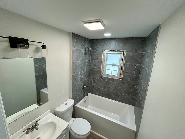 204 S Moore Rd — Photo 9