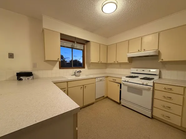 2729 Ash St, Bremerton, WA 98310