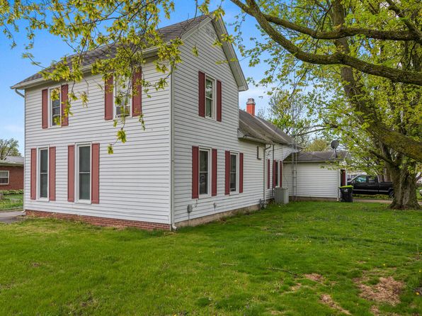 665 N Macon St, Bement, IL 61813