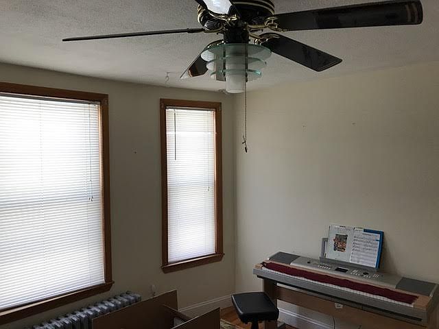 2nd image of 905 Saratoga St #3