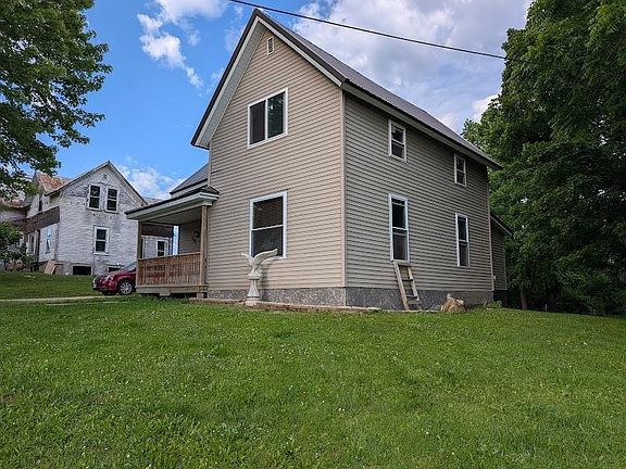 5th image of 300 N Garden St