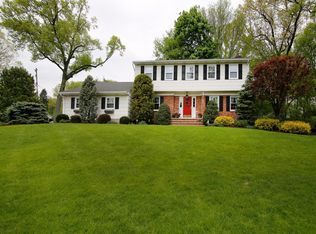 2 Kyle Ct, Park Ridge, NJ 07656