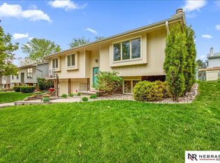 15931 Arbor Cir, Omaha, NE 68130