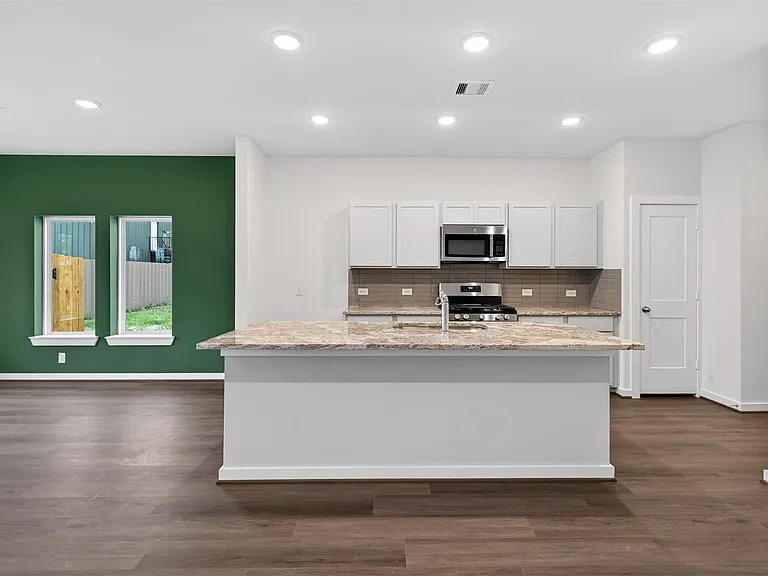 9113 Highland Northern Way — Photo 11
