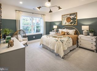 41 Alroy Rd #17, Malvern, PA 19355