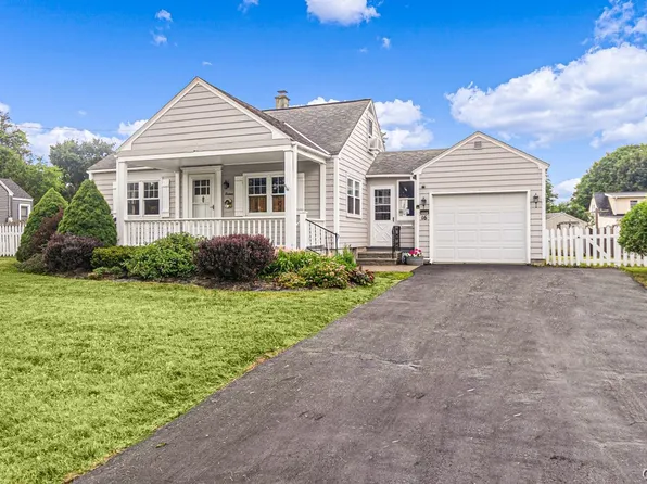 16 Sherrill Ln, New Hartford, NY 13413