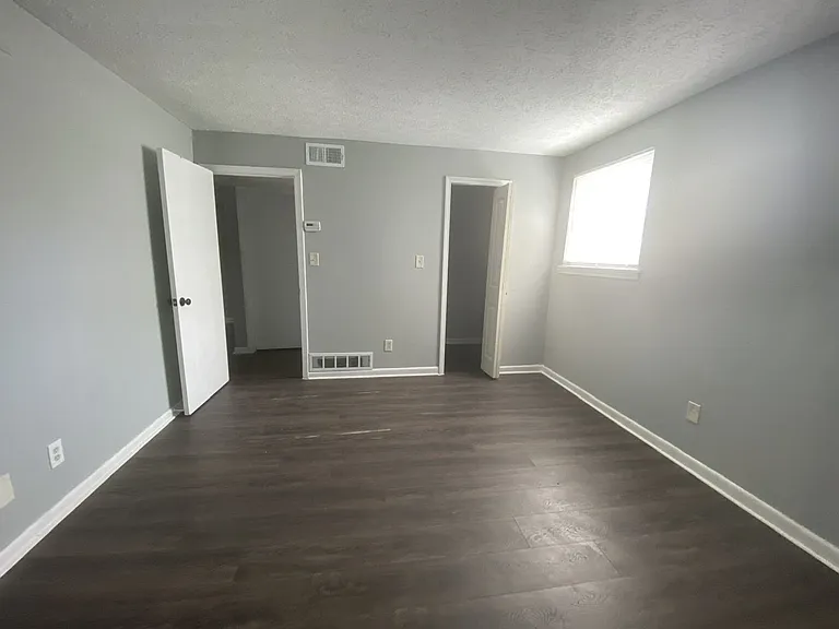 1728 Chester Rd — Photo 11