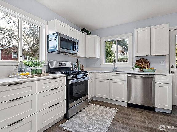4th image of 1311 Whitney Avenue