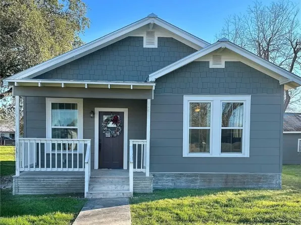 209 W Krueger St, Marion, TX 78124