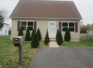 940 Rosa Ave, Croydon, PA 19021