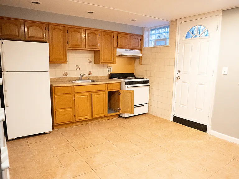 4125 Ardley Ave — Photo 8