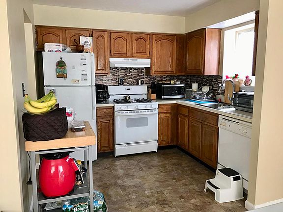 2nd image of 2707 Gifford Ave