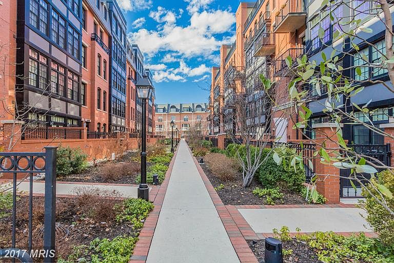 1st image of 1610E N Queen St APT 252