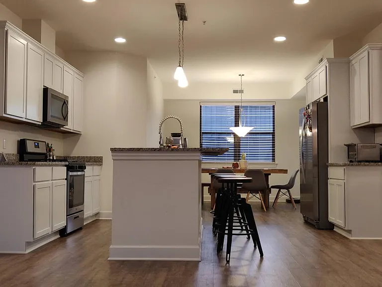 Kitchen with bar area