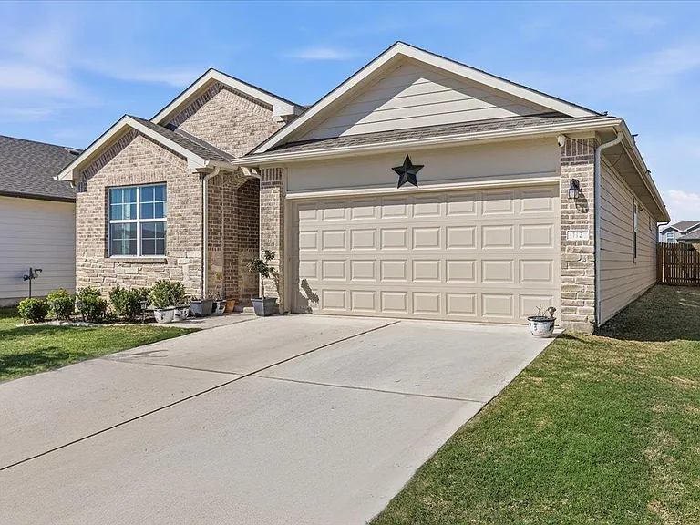 112 Rainmaker Cv — Photo 2