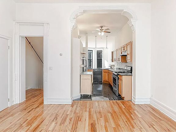 4th image of 535 Washington Ave