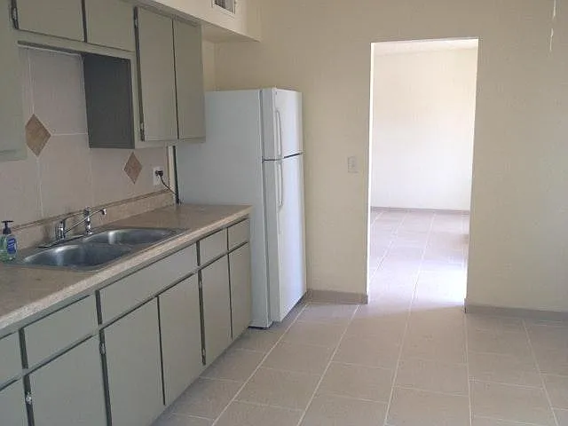 2456 E Warwick Vista — Photo 2