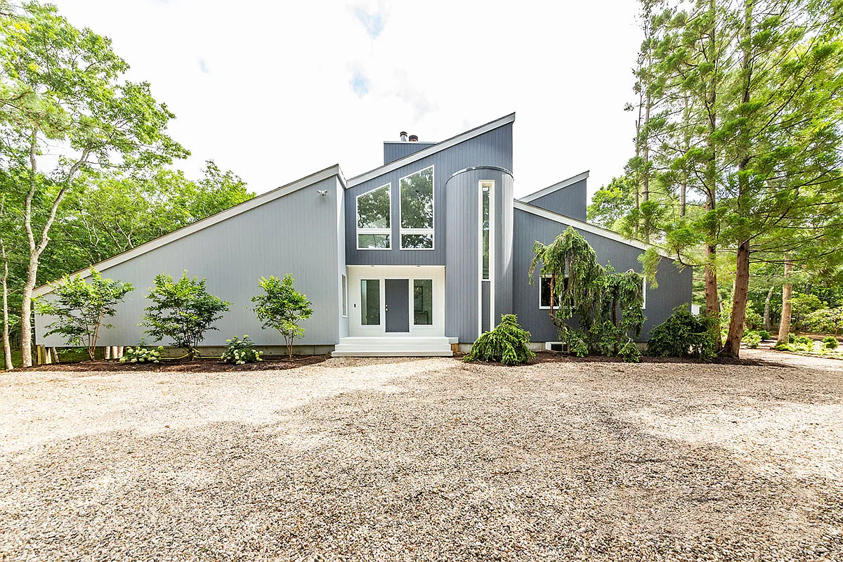 Private Modern Sanctuary in East Hampton Available Summer 2026 — Photo 1