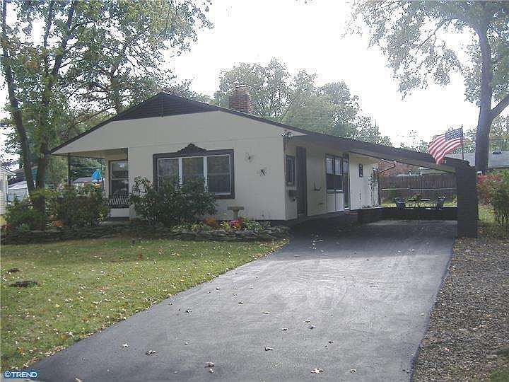 1st image of 111 Oaktree Dr