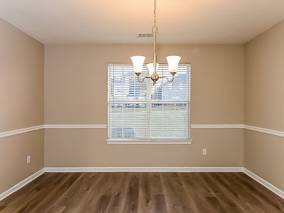 5th image of 413 Canoga Ct