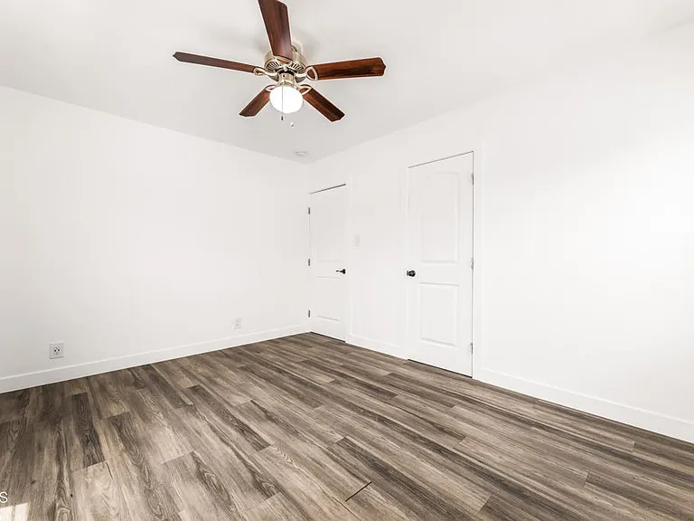7637 Radford Ave — Photo 7