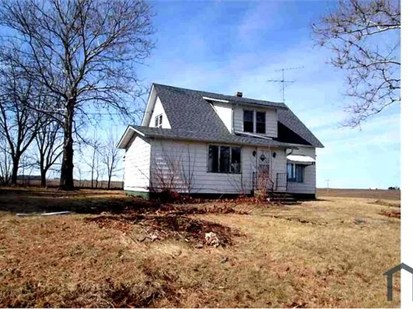 732 N Main St #1, Chadwick, IL 61014