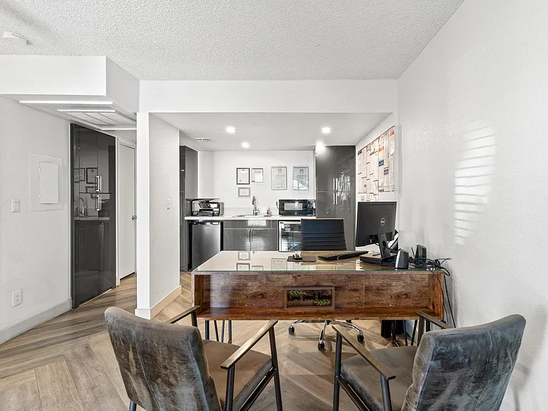 6416 Casada Way #C — Photo 18