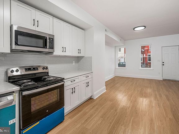 5th image of 2042 E Somerset St