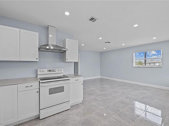 5th image of 260 NW 19th St #290