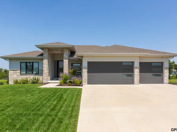 12810 Slayton St, Omaha, NE 68138