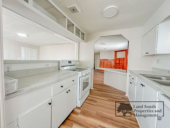 4th image of 315 W Alamo Dr