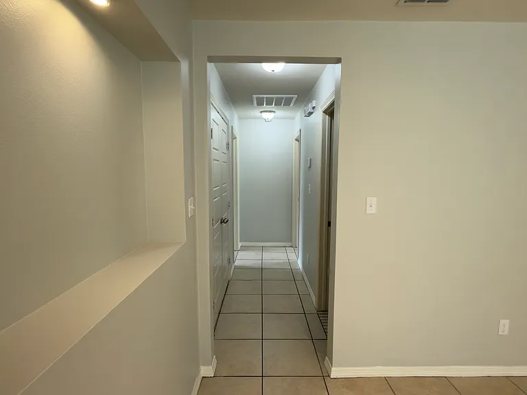 2324 W Stubbs St #3 — Photo 9