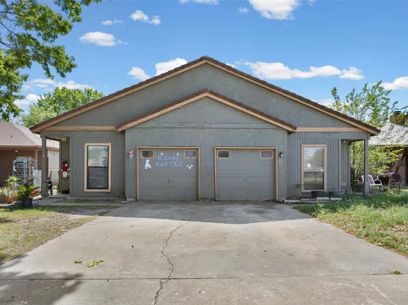 911 Crockett St, Lockhart, TX 78644