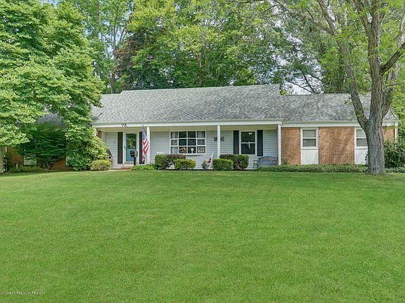 3rd image of 73 Stratford Dr