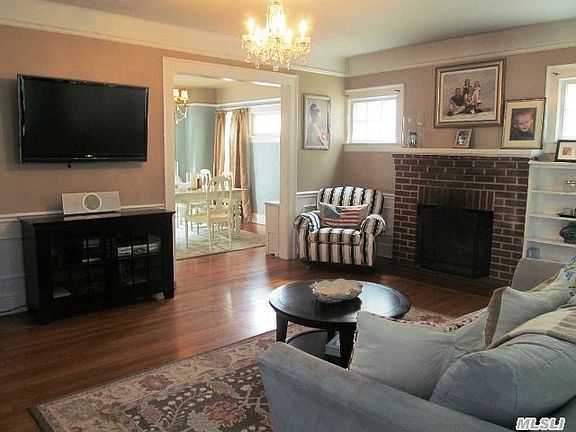 4th image of 113 W Poplar St