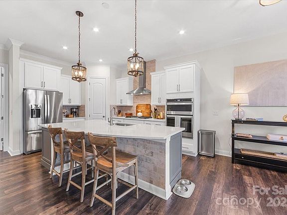 5th image of 11413 Miller Rd