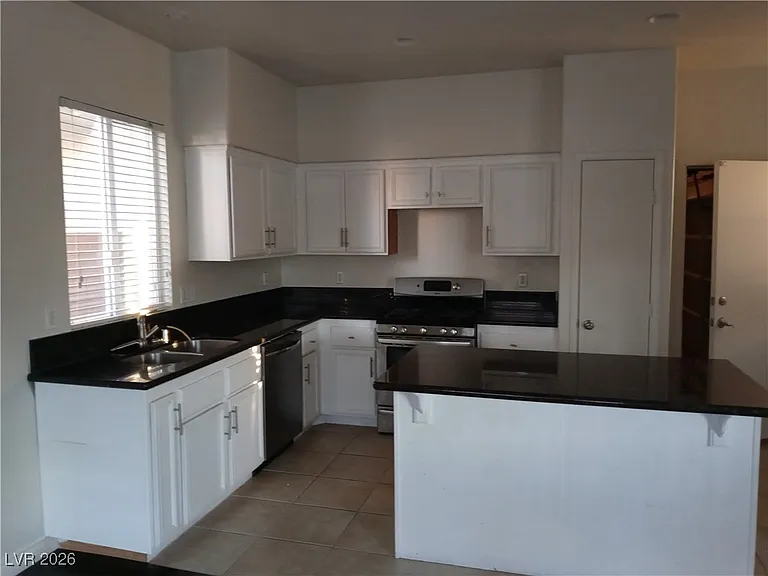 1432 Evening Song Ave — Photo 5