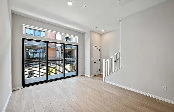 125 Waters Park Cir — Photo 10