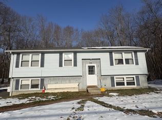 98 Pelham Rd, Amherst, MA 01002