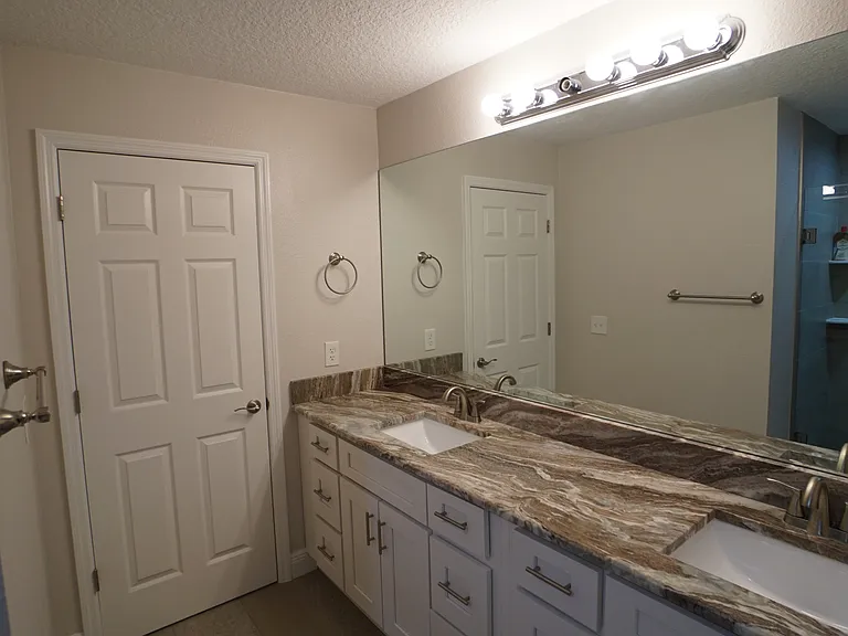 1517 N Grandview St #1 — Photo 71