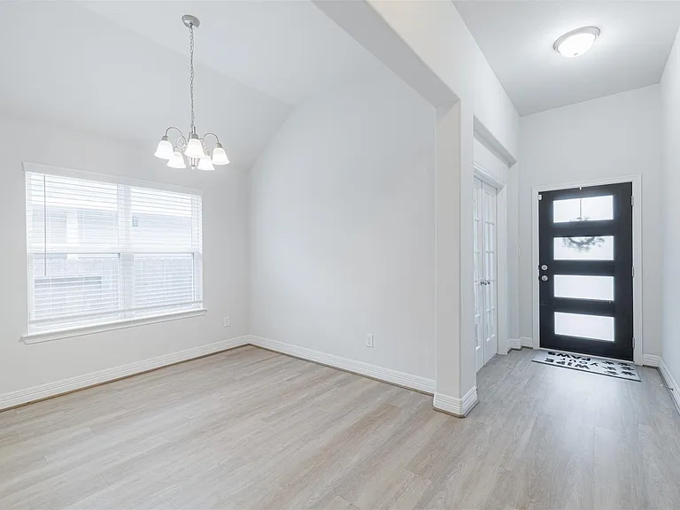 33118 School Hill Rd — Photo 4