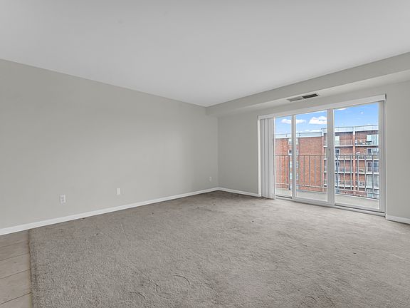 5th image of 411 S Old Woodward Ave Unit 927
