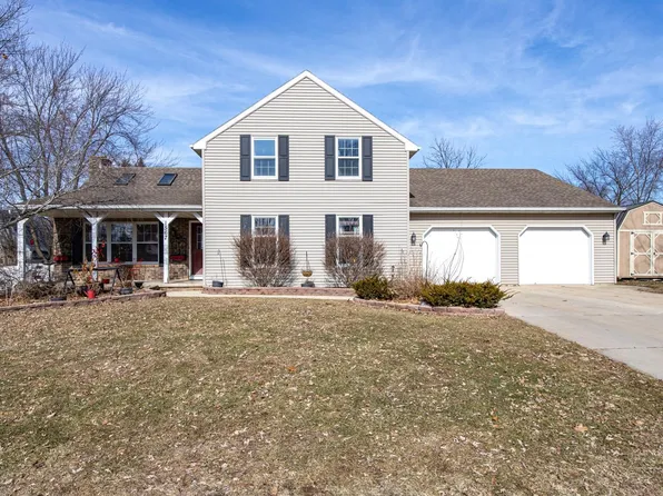 1567 Old School Pl, Greenleaf, WI 54126