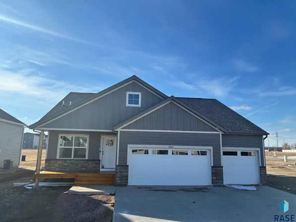 5905 S Coneflower Ave, Sioux Falls, SD 57108