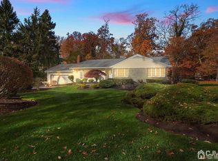 14 Oak Grove Ln, Edison, NJ 08820