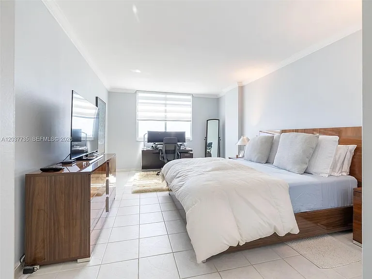 500 Bayview Dr #1520 — Photo 25