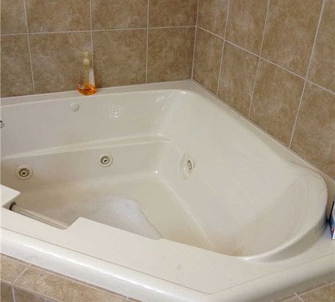 4th image of 107 Holmgren Dr #107