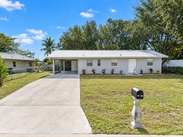 19 Arizona Rd, Lehigh Acres, FL 33936