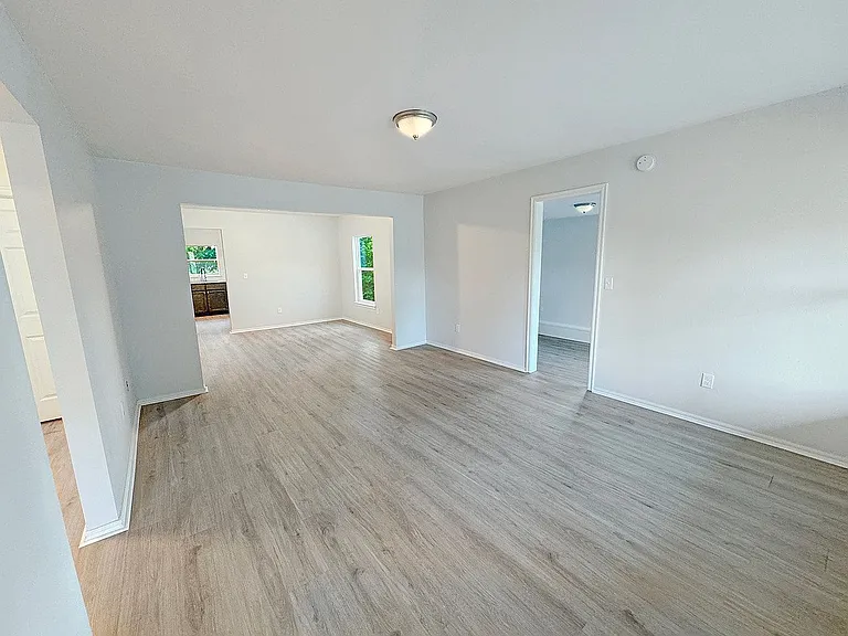 1226 S 1st St — Photo 5